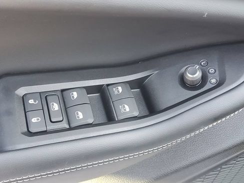 New 2026 Jeep Grand Cherokee Altitude AWD/4WD image 17