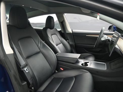 Used 2023 Tesla Model 3 Standard Range image 33