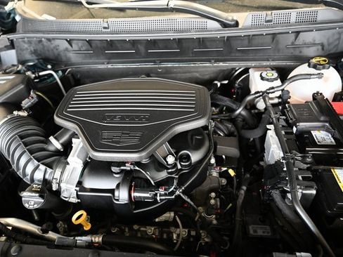 Used 2025 Cadillac XT6 Premium Luxury image 33