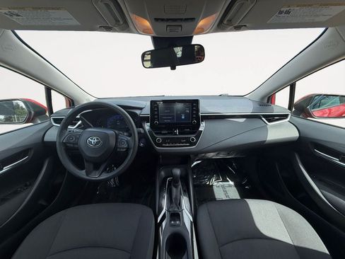 Used 2020 Toyota Corolla LE FWD image 11