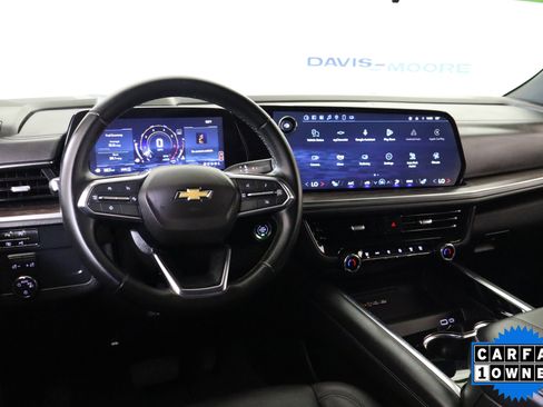 Used 2025 Chevrolet Suburban LT image 17