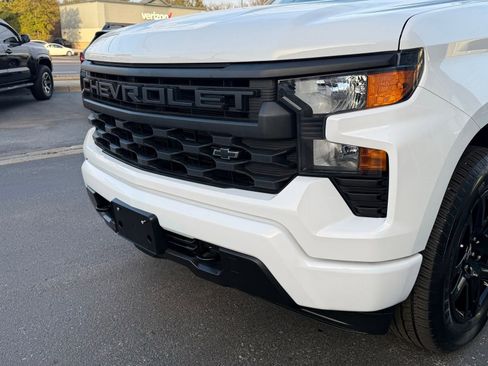 Used 2023 Chevrolet Silverado 1500 Custom image 11