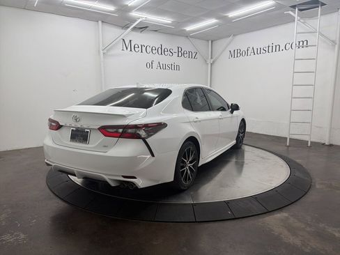 Used 2022 Toyota Camry SE FWD image 7