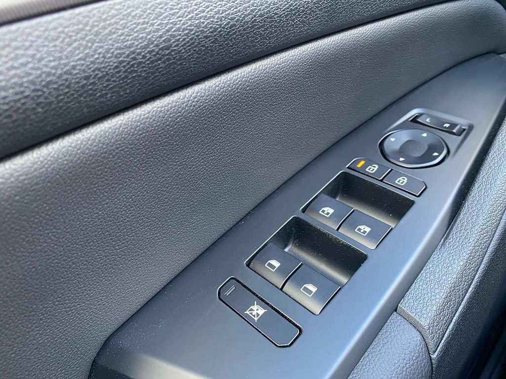 New 2026 Kia Sportage EX FWD image 11