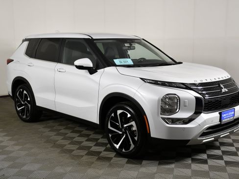 Used 2024 Mitsubishi Outlander SE AWD/4WD image 4