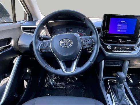 Used 2023 Toyota Corolla Cross LE AWD/4WD image 6