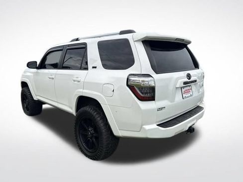 Used 2022 Toyota 4Runner SR5 Premium AWD/4WD image 5