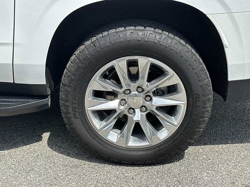 Used 2023 Chevrolet Suburban Premier AWD/4WD image 12