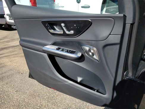 New 2025 Mercedes-Benz GLC 350e 4MATIC image 15