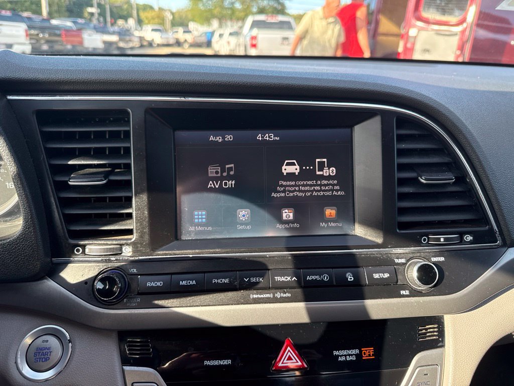 Used 2017 Hyundai Elantra Limited FWD image 31