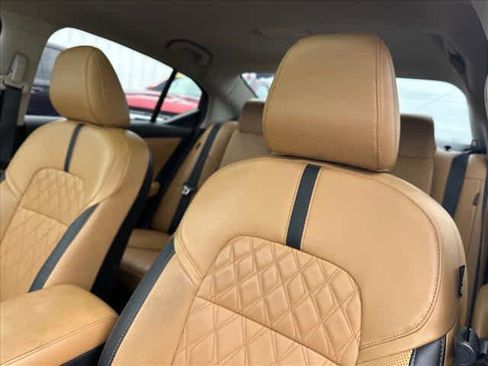 Used 2023 Nissan Sentra SV w/ SV Premium Package image 14