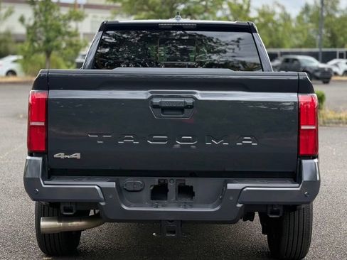 Used 2025 Toyota Tacoma SR5 AWD/4WD image 4