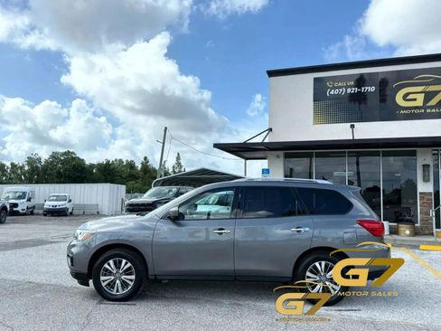 Used 2019 Nissan Pathfinder SL AWD/4WD image 6
