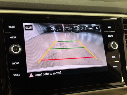 Used 2023 Volkswagen Atlas SE w/ Black Wheel Package image 19