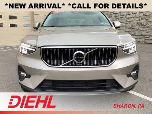 Used 2024 Volvo XC40 B5 Plus w/ Climate Package AWD/4WD image 2