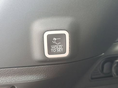 New 2025 Jeep Grand Cherokee Limited image 11