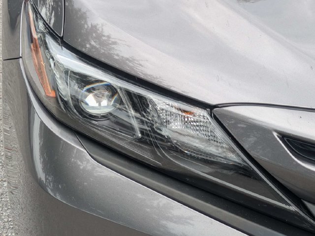Used 2021 Toyota Camry SE FWD image 9
