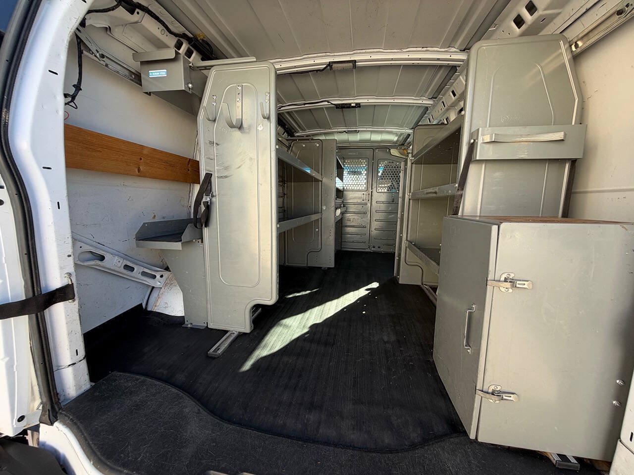 Used 2015 Chevrolet Express 2500 RWD image 43