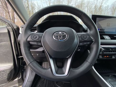 Used 2024 Toyota RAV4 XLE image 25