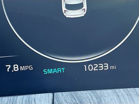 Used 2024 Kia Telluride SX w/ Towing Package image 12