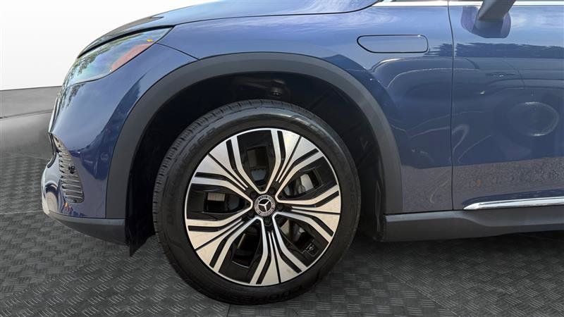 Used 2023 Mercedes-Benz EQE 350+ 4MATIC SUV w/ Exclusive Trim Package image 9