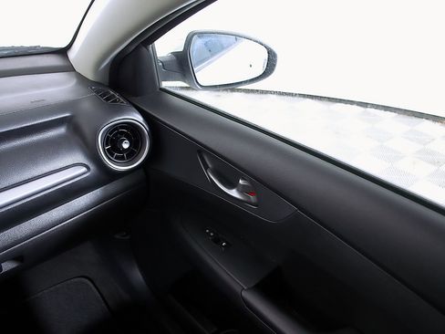 Used 2021 Kia Forte LXS FWD image 23