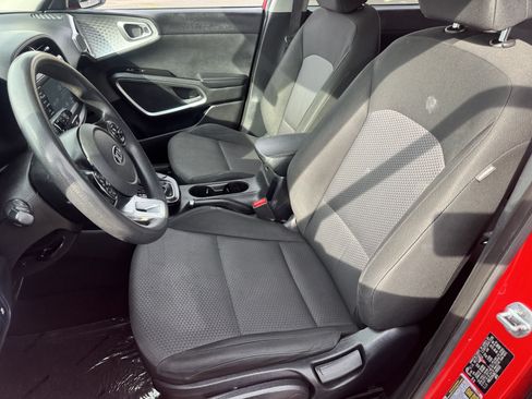Used 2020 Kia Soul LX FWD image 9