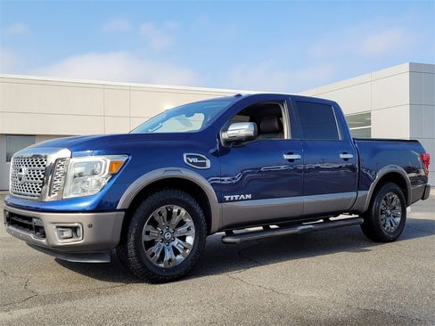 Used 2017 Nissan Titan Platinum Reserve image 4