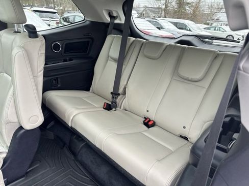 Used 2022 Subaru Ascent Limited w/ Technology Package image 18