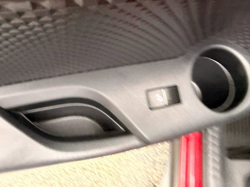 Used 2018 Toyota C-HR XLE FWD image 15