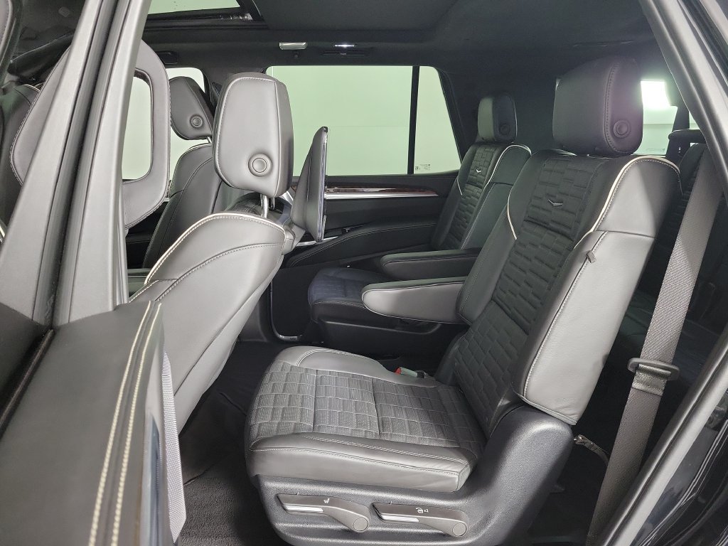 Used 2025 Cadillac Escalade Sport Platinum AWD/4WD image 13