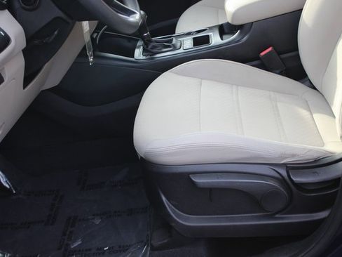 Used 2018 Kia Sorento LX image 18