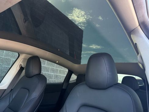 Used 2023 Tesla Model Y Performance image 23