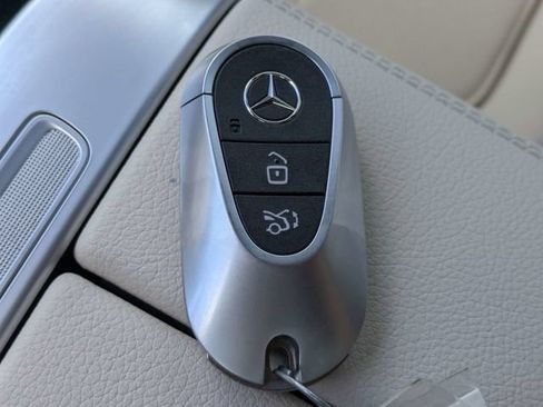 Used 2023 Mercedes-Benz GLC 300 image 26