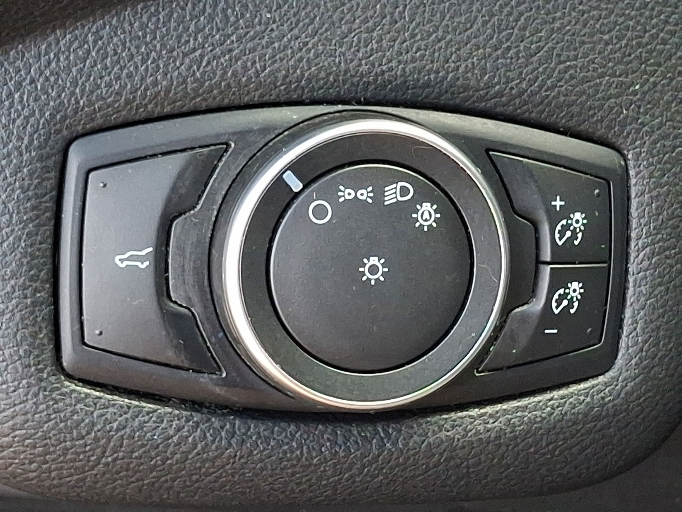 Used 2017 Ford Escape S FWD image 25