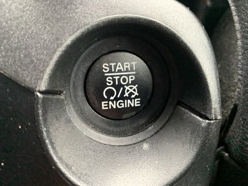 Used 2021 Jeep Compass Limited image 33