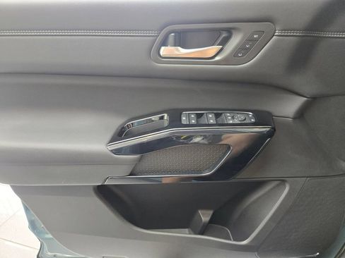 New 2026 Nissan Pathfinder Platinum AWD/4WD image 13