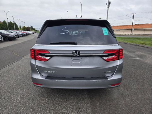 Used 2023 Honda Odyssey Touring image 3