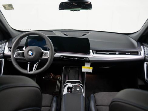 Certified 2025 BMW X1 xDrive28i w/ Technology Package image 10