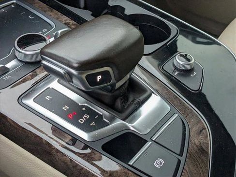 Used 2017 Audi Q7 3.0T Premium Plus image 11