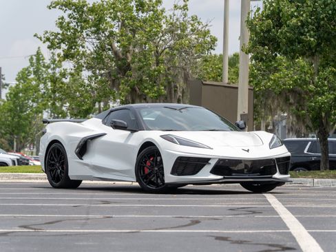 Used 2025 Chevrolet Corvette Stingray Preferred Conv w/ Z51 Performance Package RWD image 2