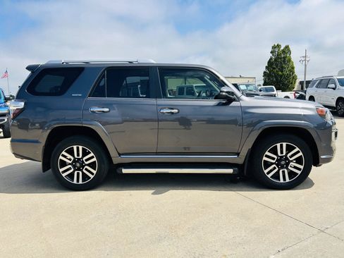 Used 2019 Toyota 4Runner Limited AWD/4WD image 35