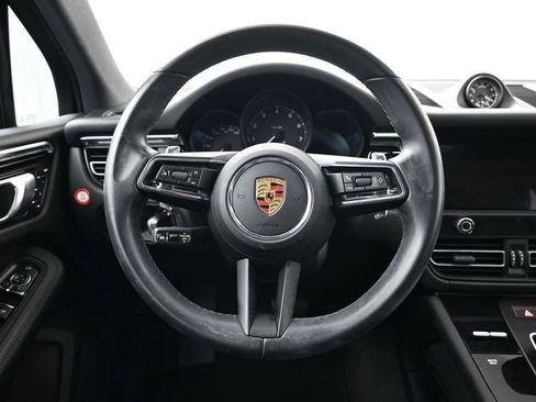 Used 2022 Porsche Macan image 13