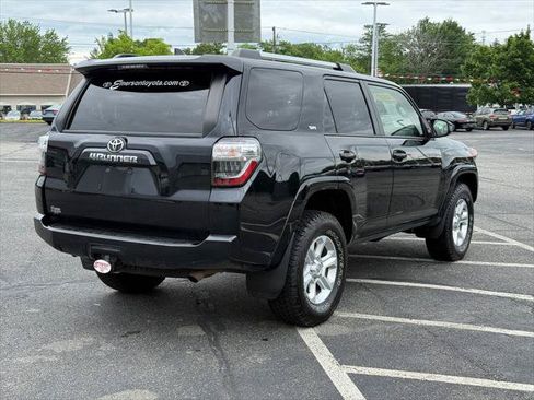 Certified 2022 Toyota 4Runner SR5 AWD/4WD image 6