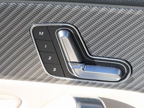 Used 2025 Mercedes-Benz CLA 250 image 11