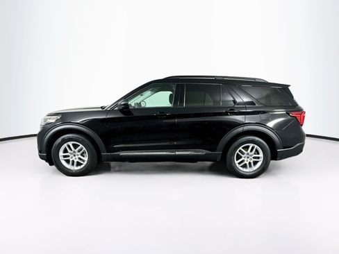 Used 2025 Ford Explorer Active w/ Active Comfort Package RWD image 4