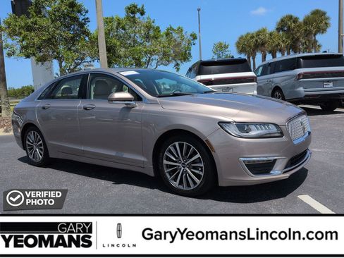 Used 2019 Lincoln MKZ Reserve FWD image 1