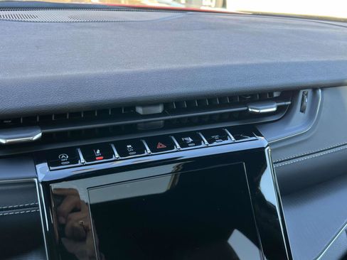 New 2025 Jeep Grand Cherokee Altitude image 14