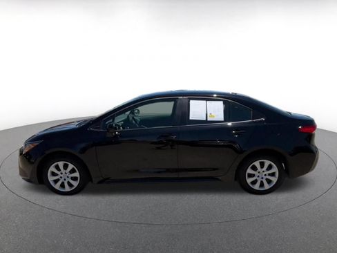Used 2025 Toyota Corolla LE FWD image 8
