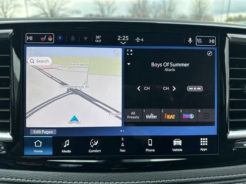 New 2026 Chrysler Pacifica Limited image 9